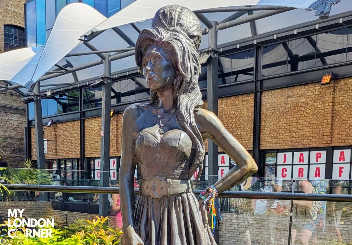 Tour Musicale di Londra a Piedi con Guida Italiana - foto 6 (Camden Town Station (uscita principale))